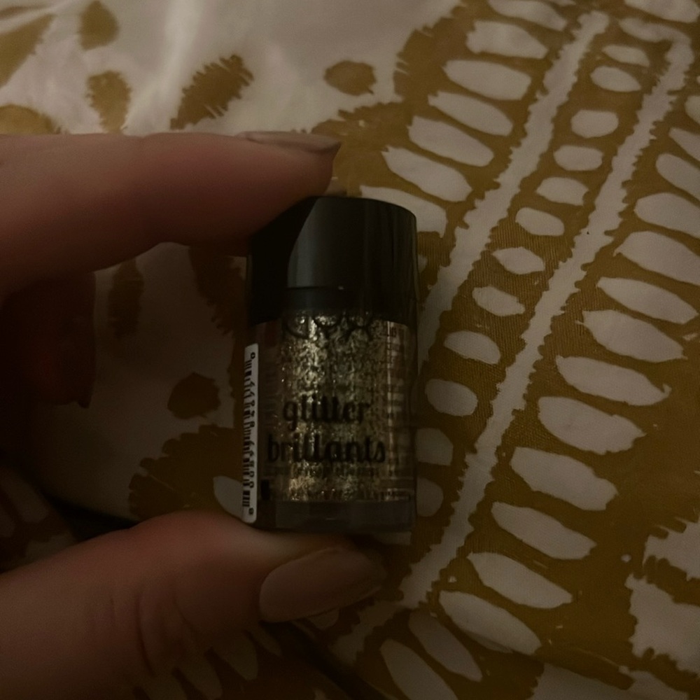 Nyx face and body glitter